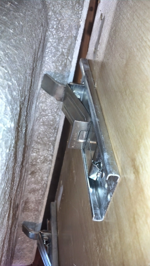 Screw-on Ratchet Sink Bracket - Short Arm